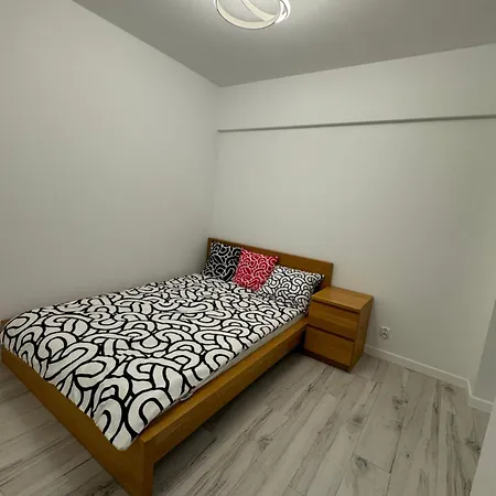 Apartament Rowy *