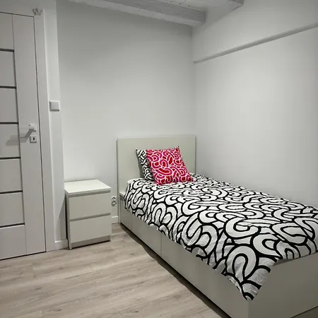 Apartament Rowy *